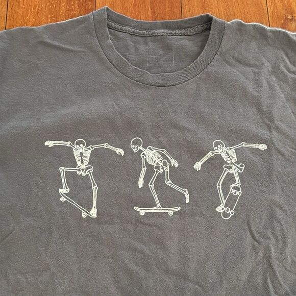 Tilly's Full Tilt Brown Short Sleeve Tees with Graphic Designs size M - Picture 2 of 5